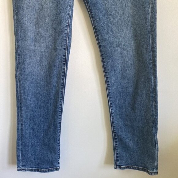 Levi’s Women Wedgie Straight Crop Denim High Rise Jeans • Medium Blue Wash • 24 - Picture 5 of 10